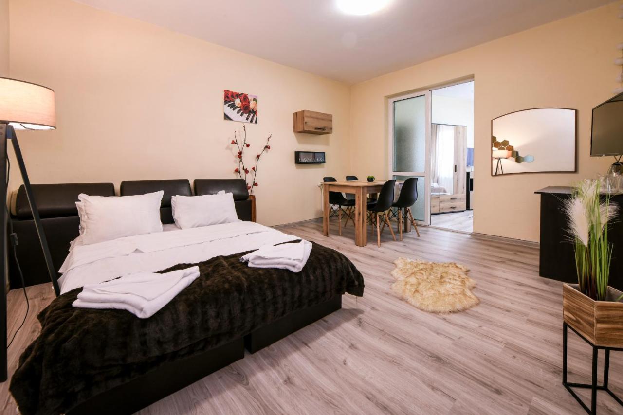Family Hotel Ski Lift Hotel Бансько Екстер'єр фото