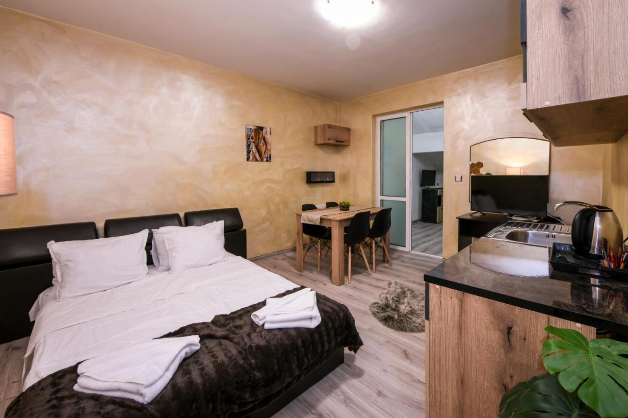 Family Hotel Ski Lift Hotel Бансько Екстер'єр фото
